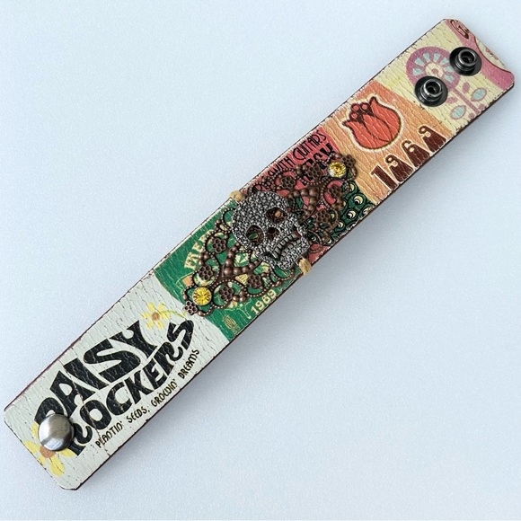 Vintage Leather Bracelet 7โ to 8โ Skull Design with Brass Filigree Backgound - Picture 1 of 5